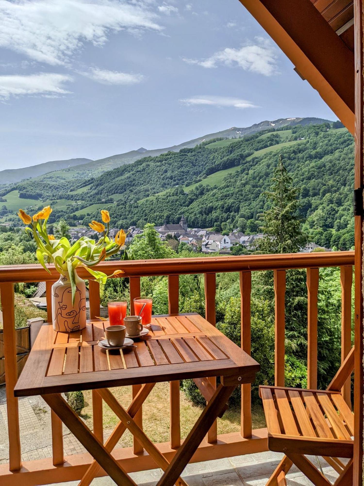 La Bigourdane Grand Gite Confortable & Spa 캄팡 외부 사진