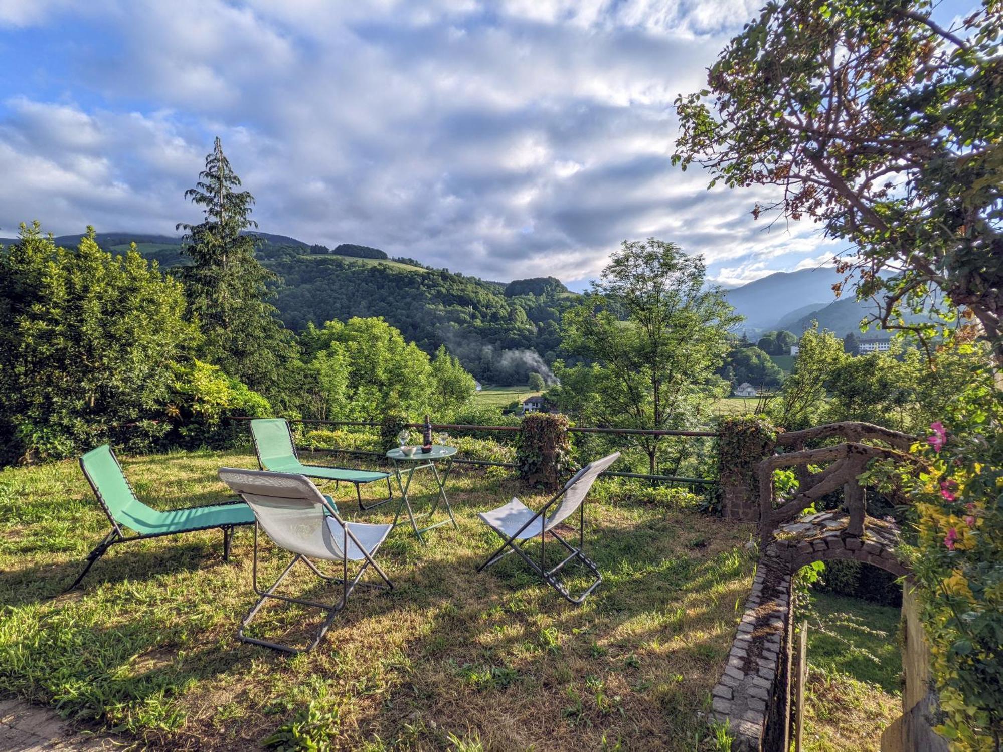La Bigourdane Grand Gite Confortable & Spa 캄팡 외부 사진